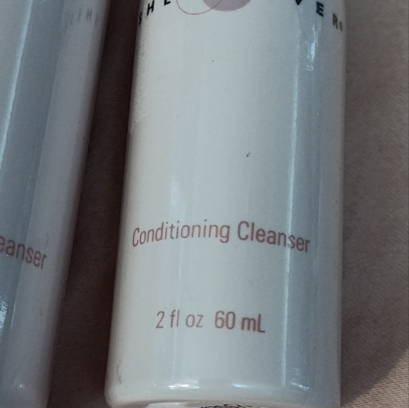 NWT!! Sheer Cover Conditioning Cleansers (4oz & 2oz) - Picture 7 of 8